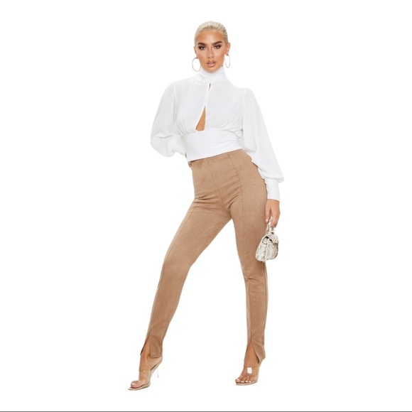 PrettyLittleThing High-neck Cutout Top White Crepe Ribbed Cropped Smocked Blouse - Picture 3 of 5